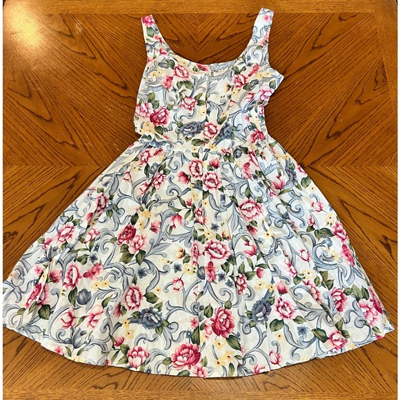 👗 Floral sundress 👗 - Picture 2 of 5